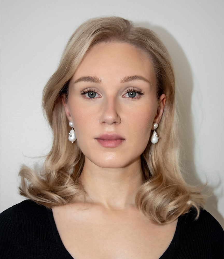 Pearl earrings in silver