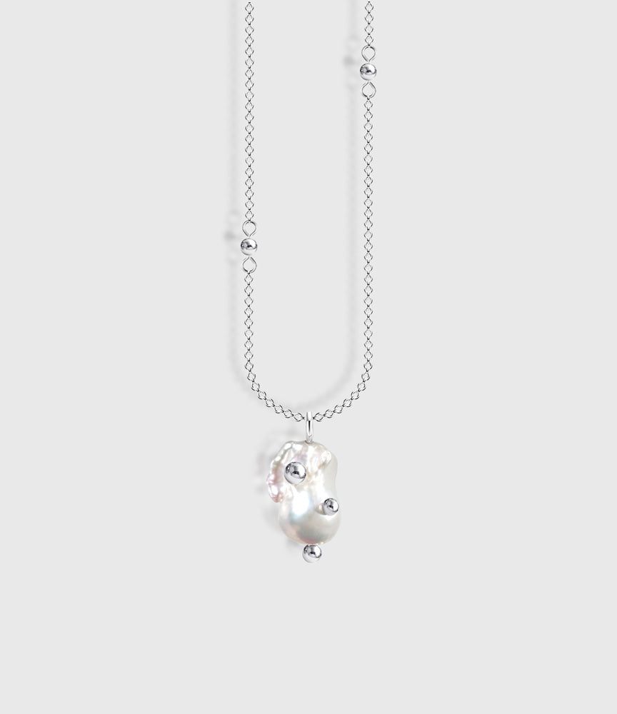 Helmia pearl necklace in silver