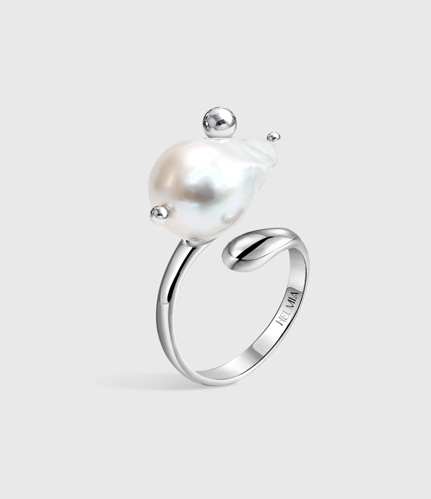 Helmia Baroque pearl ring