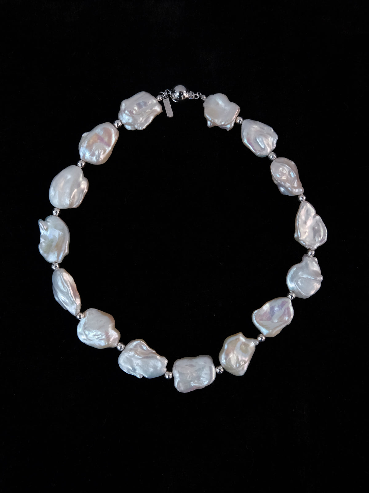 Helmia Épure Wave Keshi Pearl Necklace in Silver